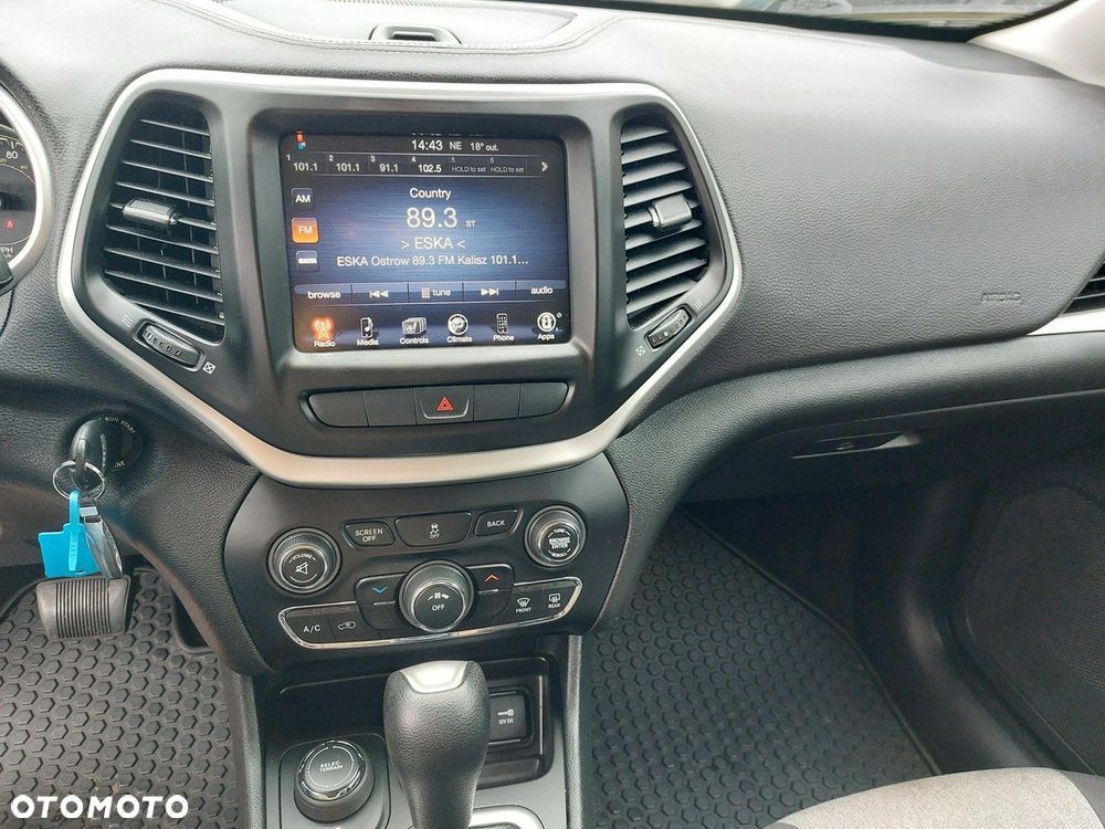 Jeep Cherokee - 17
