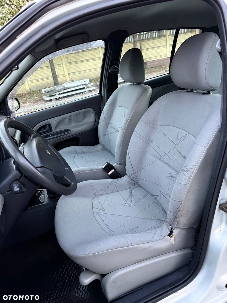 Renault Clio - 11