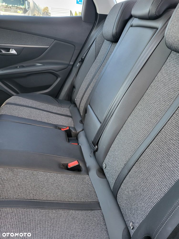 Peugeot 3008 1.2 PureTech GPF Allure S&S - 11