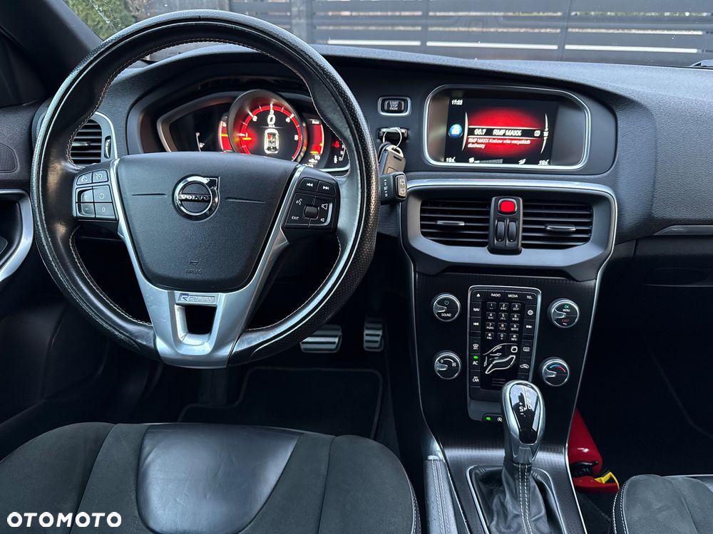 Volvo V40 D3 Geartronic RDesign - 27