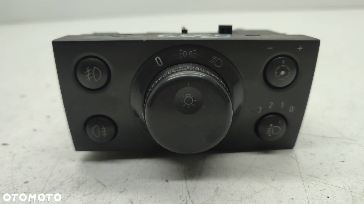 PRZEŁĄCZNIK ŚWIATEŁ 9185881 OPEL VECTRA C 2002 EU - 1