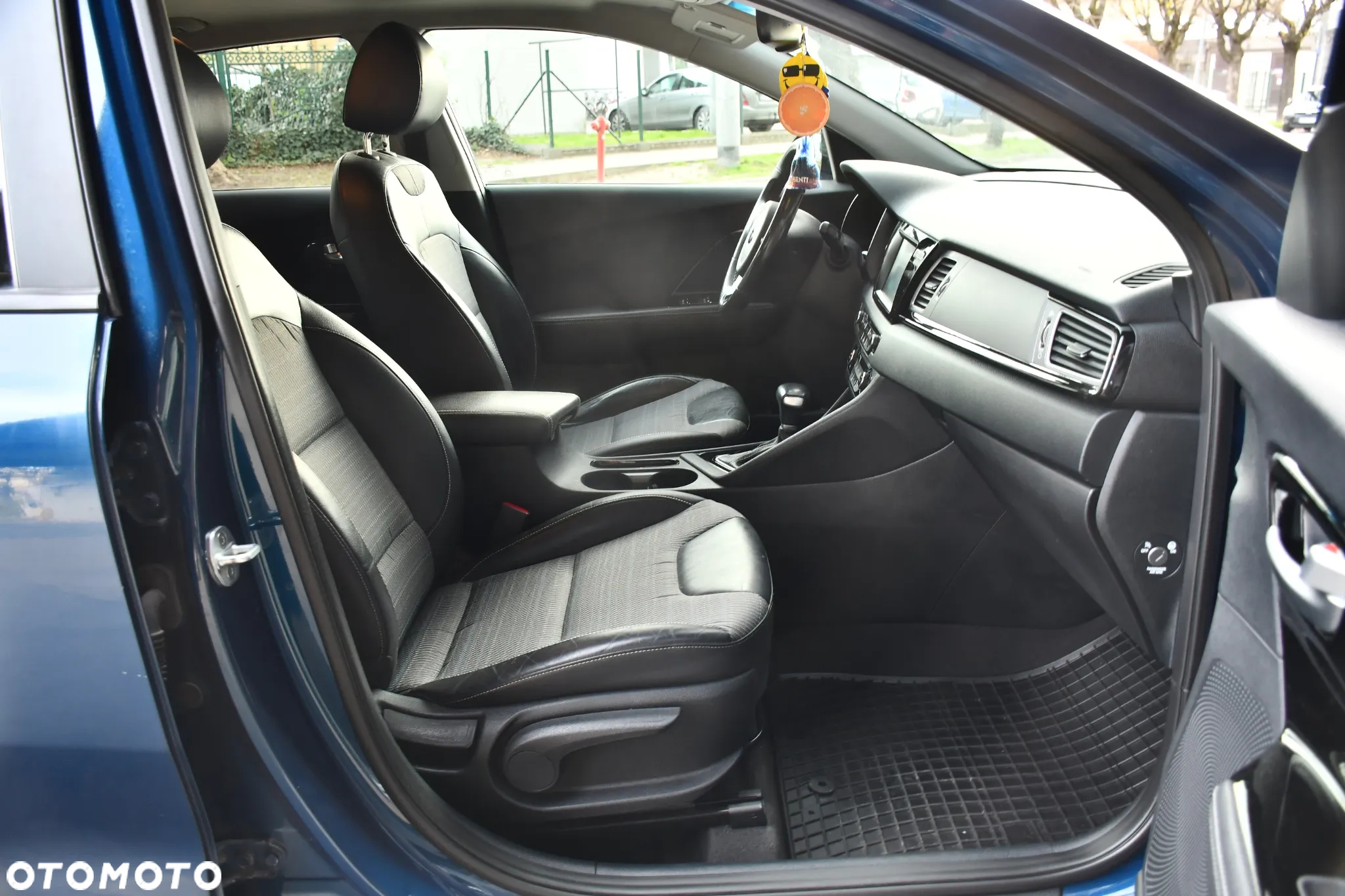 Kia Niro 1.6 GDI Hybrid L - 30
