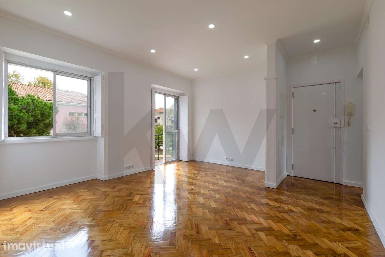 Arrenda espetacular apartamento T3 (4 assoalhadas) em pleno bairro de - Grande imagem: 2/25