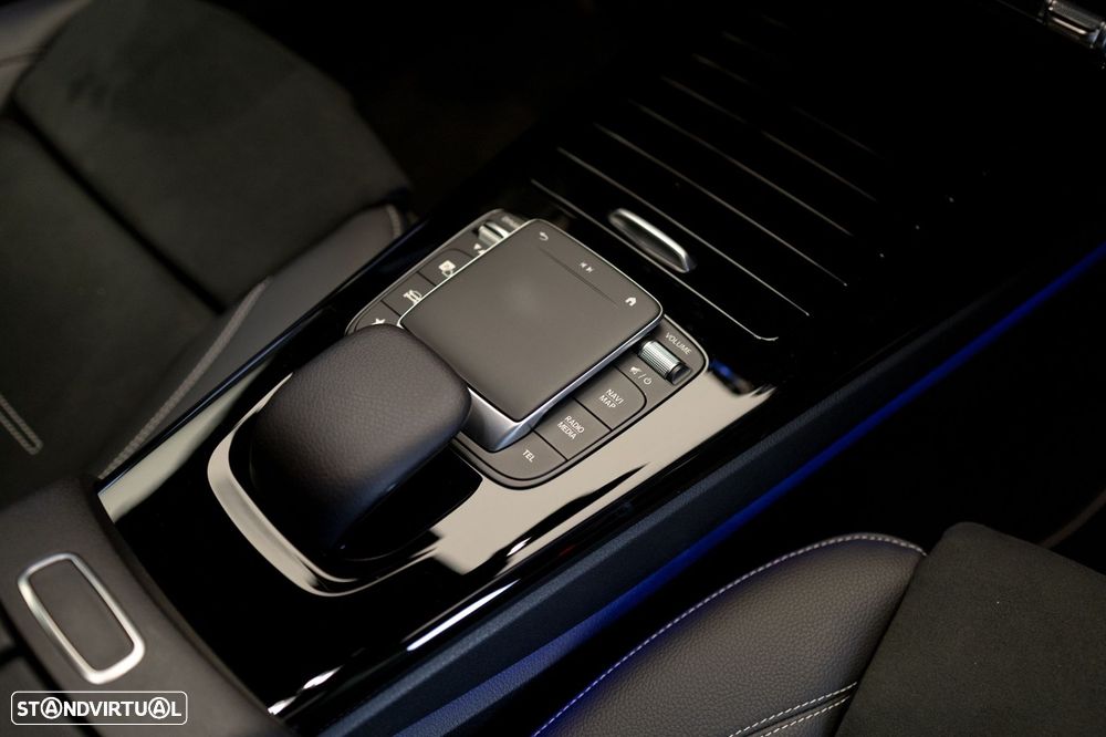 Mercedes-Benz A 250 e AMG Line - 29