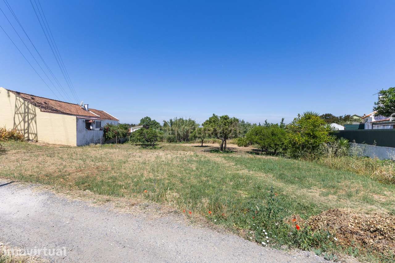 Terreno Urbano com 1.930m² em Coina - Grande imagem: 4/10