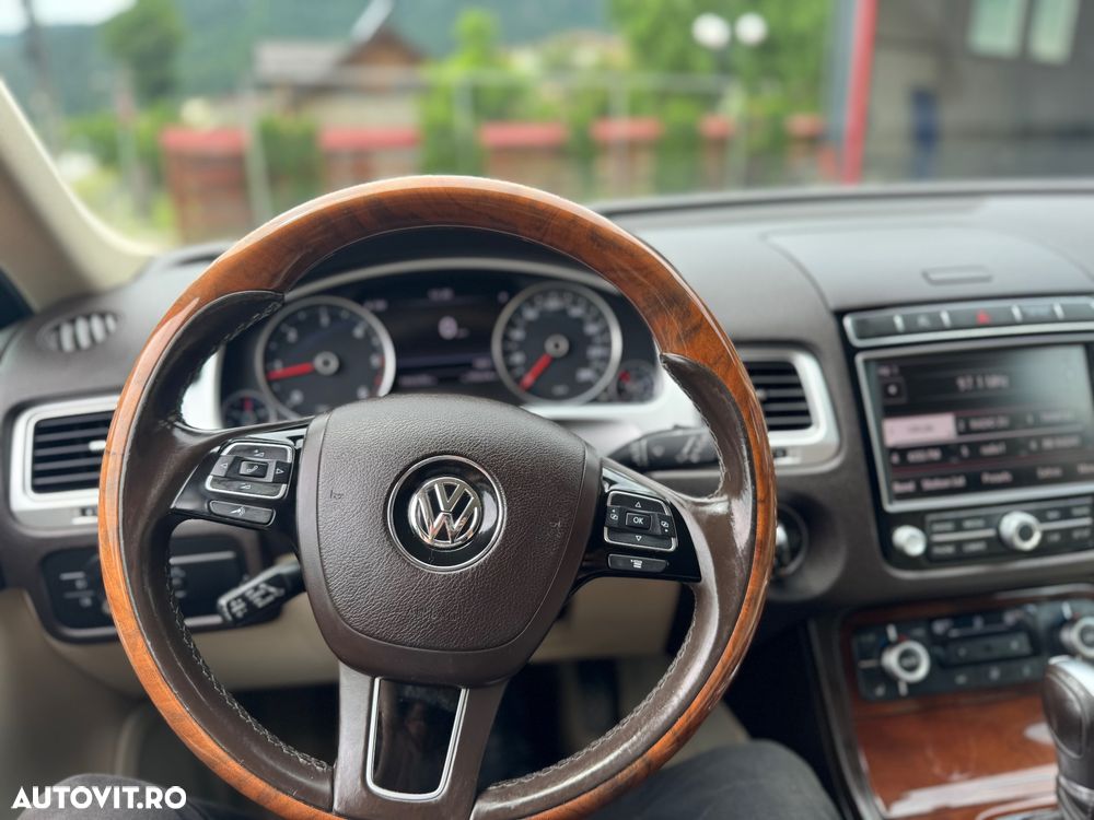 Volkswagen Touareg V6 TDI BMT Supreme Plus - 3