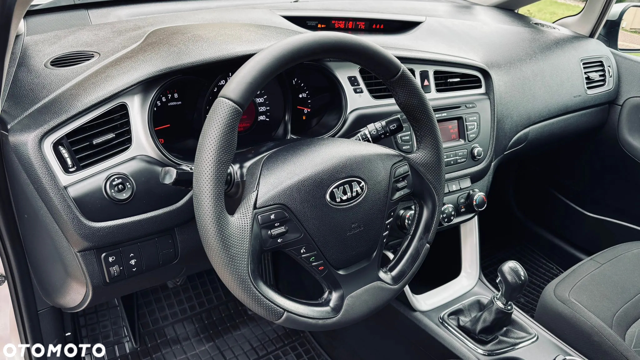 Kia Ceed - 21