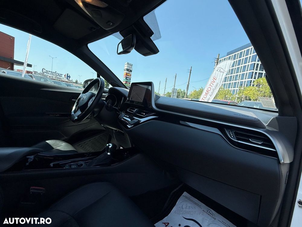 Toyota C-HR 2.0 HSD 184 CP 4x2 CVT Classy Bi-Tone - 11
