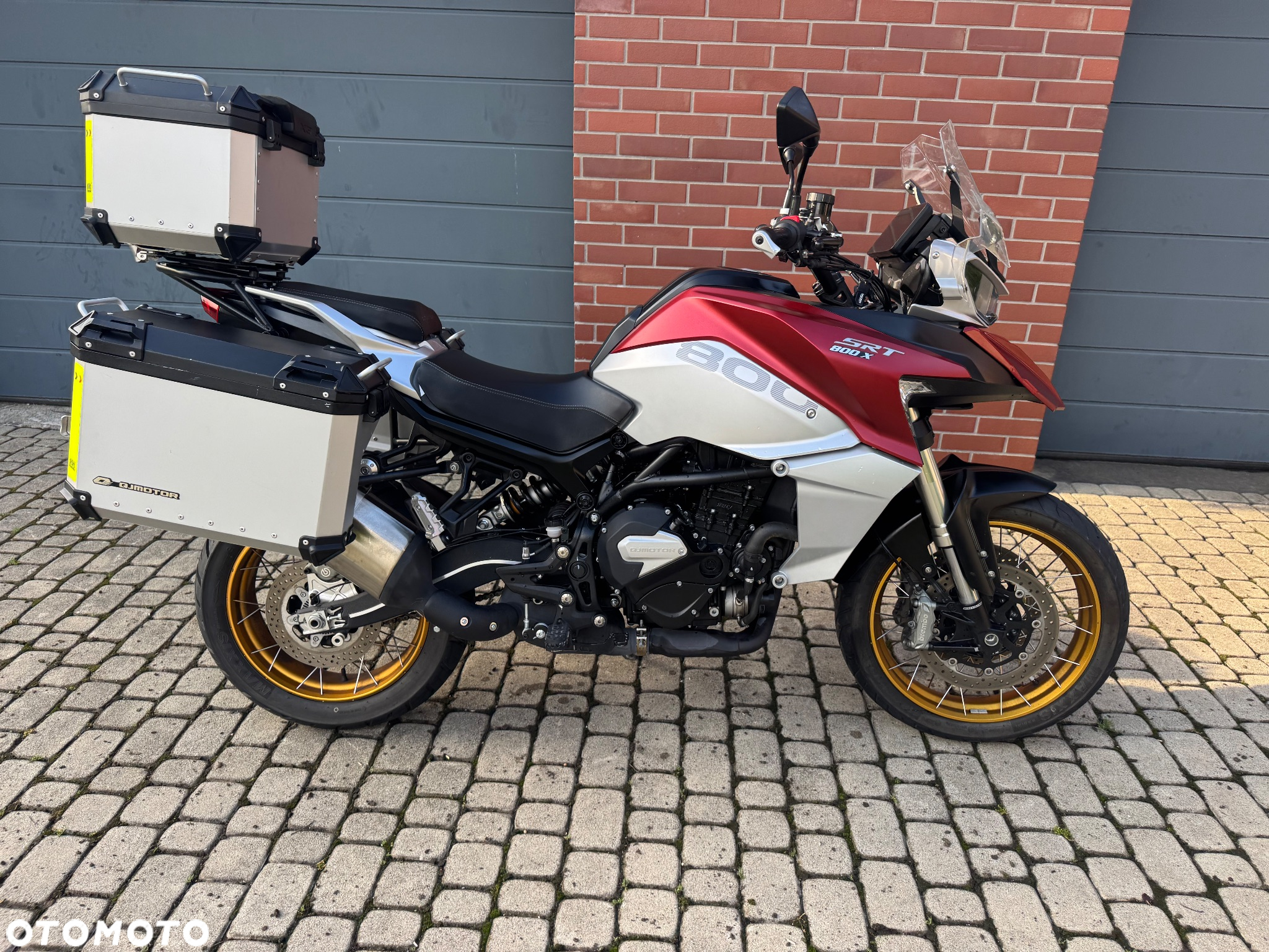 QJMOTOR SRT 800SX - 17