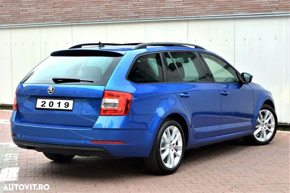 Skoda Octavia 2.0 TDI DSG Ambition - 14