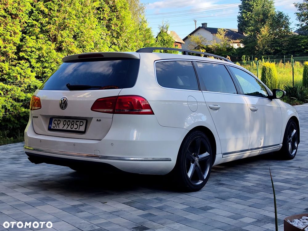 Volkswagen Passat - 1