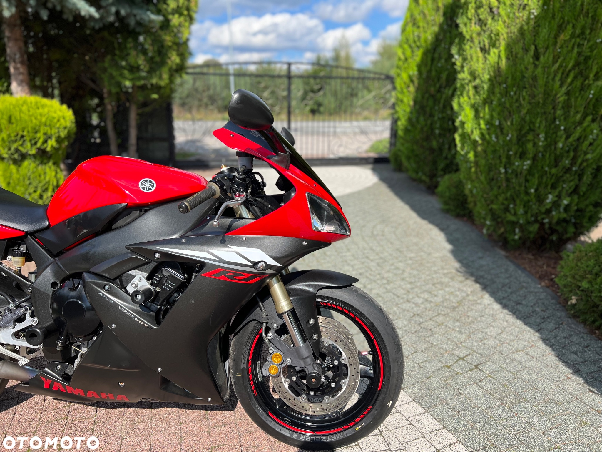 Yamaha R1 - 5