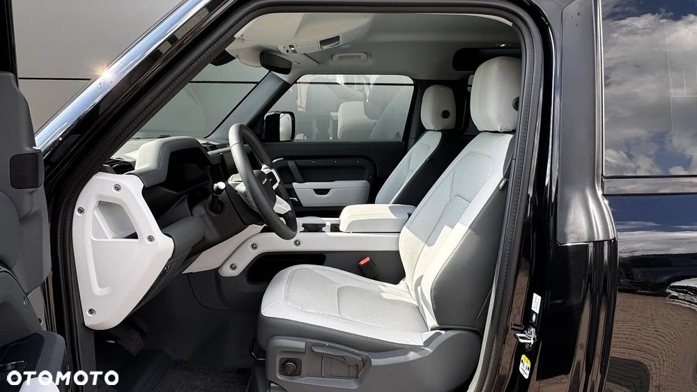 Land Rover Defender 2.0 D240 S - 6