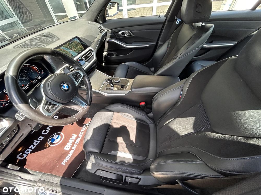 BMW Seria 3 330i xDrive M Sport sport - 17