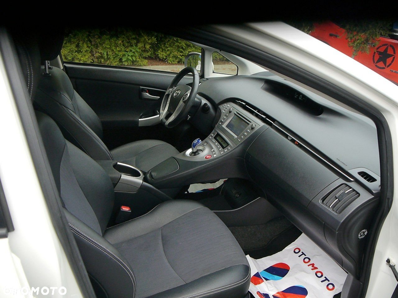Toyota Prius - 25