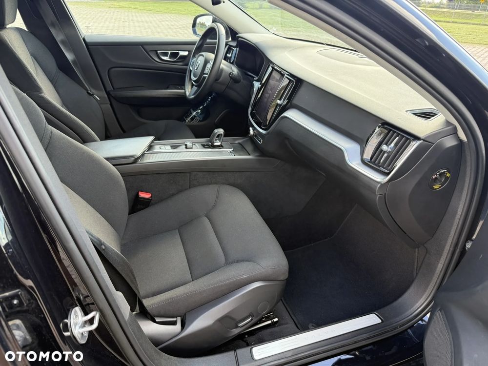 Volvo V60 B3 B DKG Momentum - 7