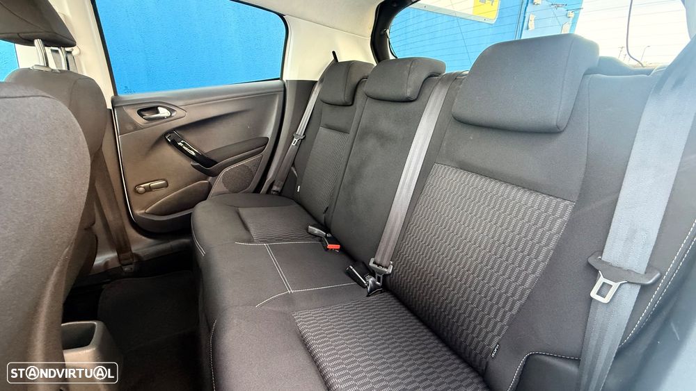 Peugeot 208 82 PureTech Style - 12