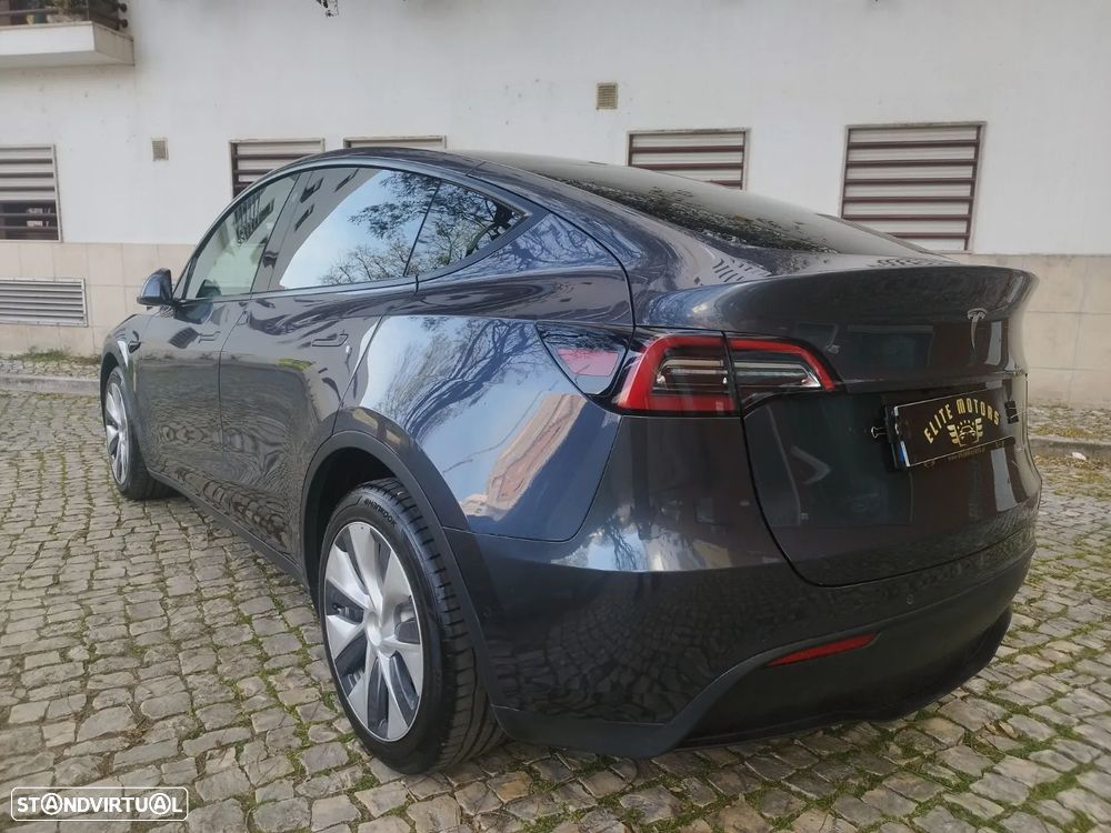 Tesla Model Y Long Range Dual Motor AWD - 4
