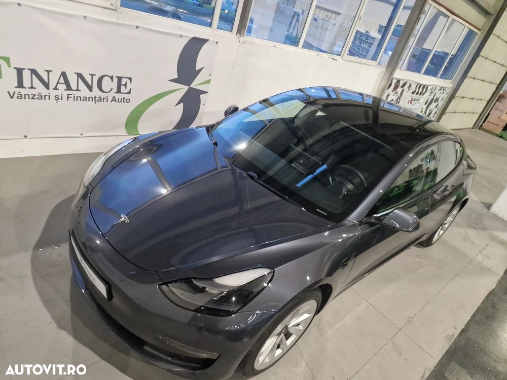 Tesla Model 3 - 11