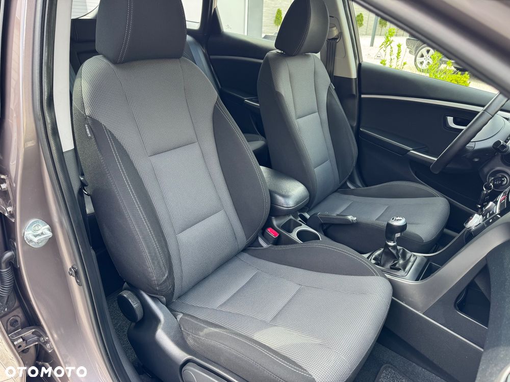 Hyundai i30 1.6 GDI Premium - 30