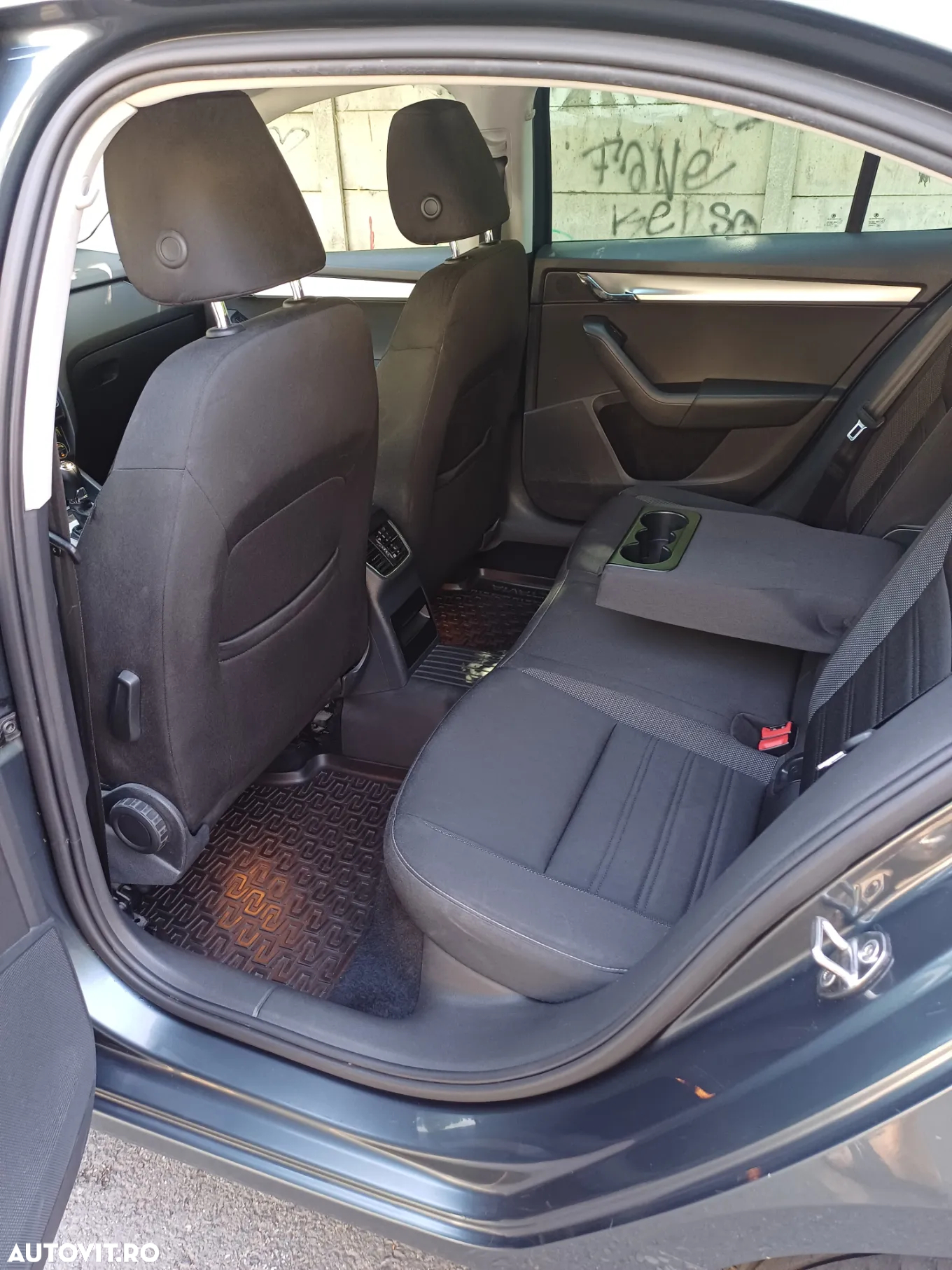 Skoda Octavia 1.6 TDI DSG Style - 5