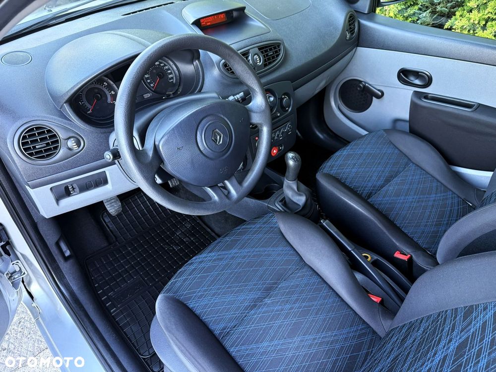 Renault Clio - 24