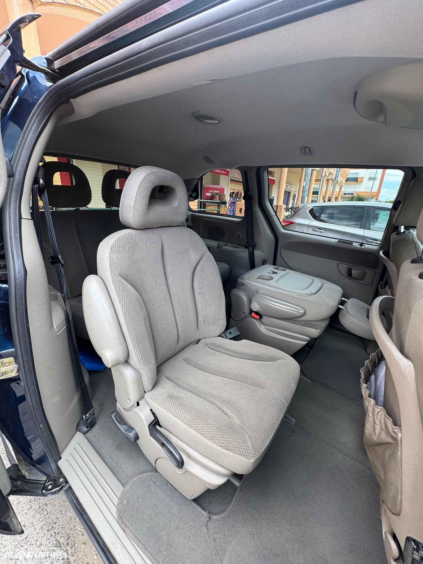 Chrysler Voyager 2.5 CRD SE - 11
