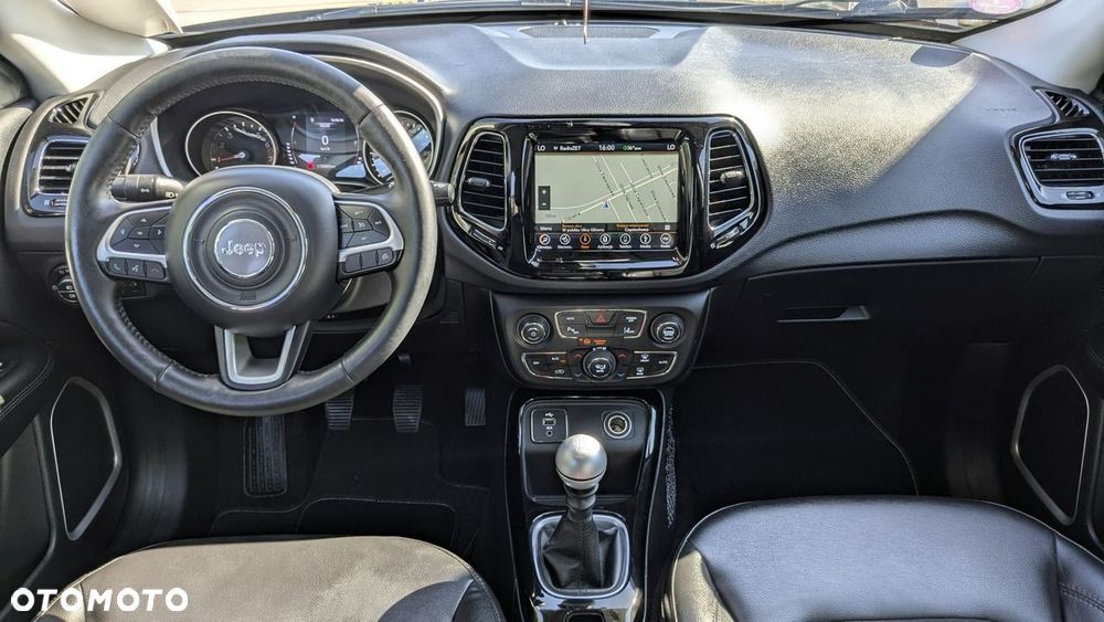 Jeep Compass - 24