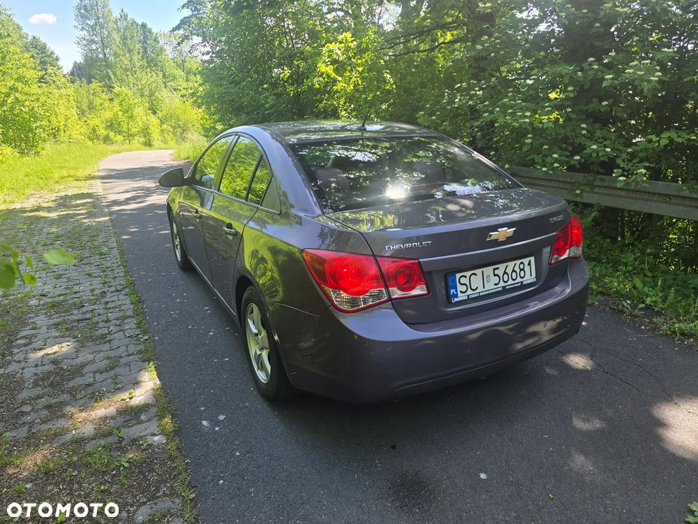 Chevrolet Cruze 1.6 LS - 4