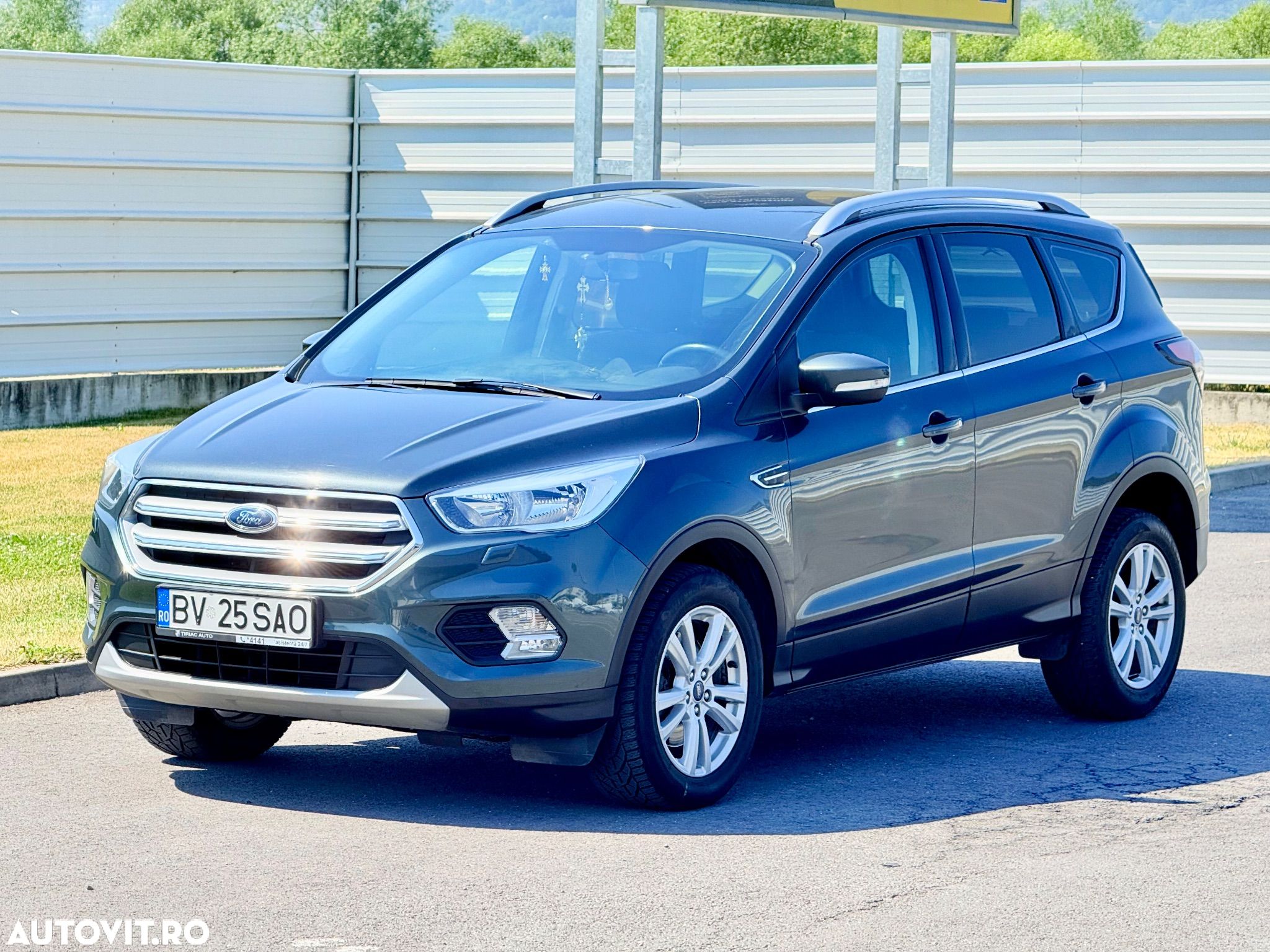 Ford Kuga 1.5 TDCi 2WD Titanium - 1