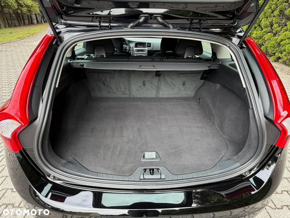 Volvo V60 D2 Geartronic Summum - 35