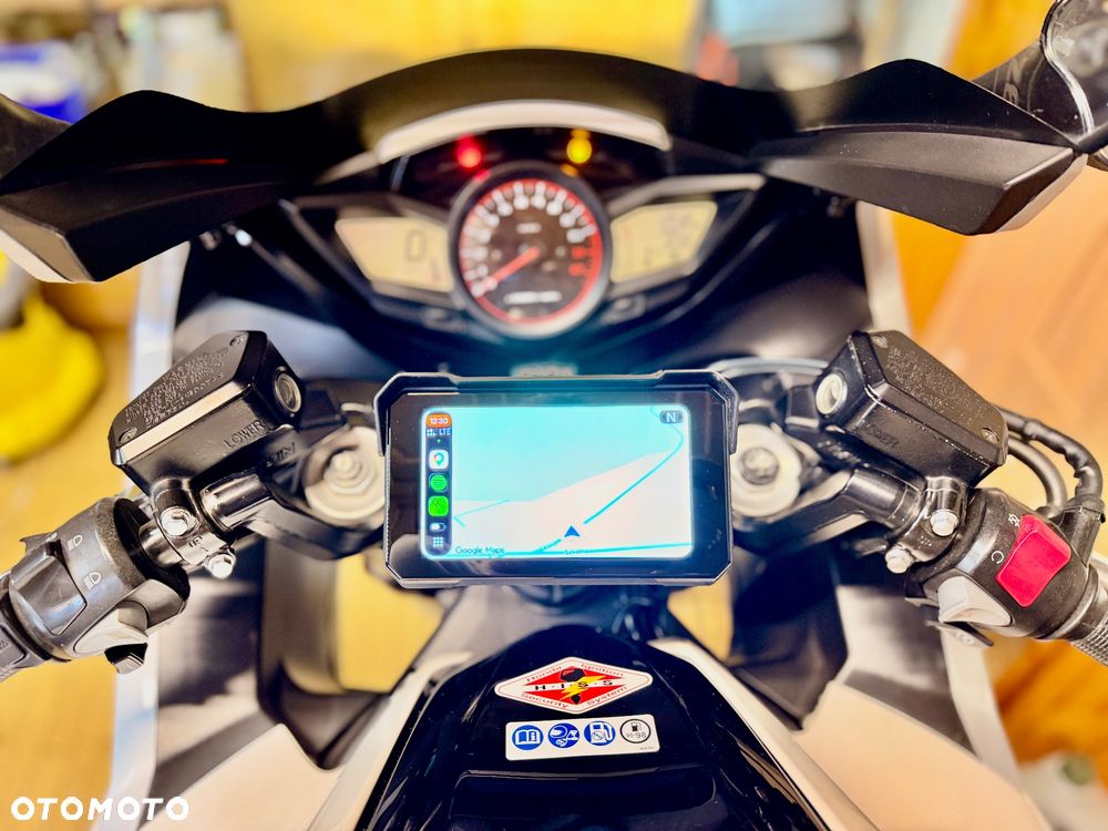 Honda VFR - 16