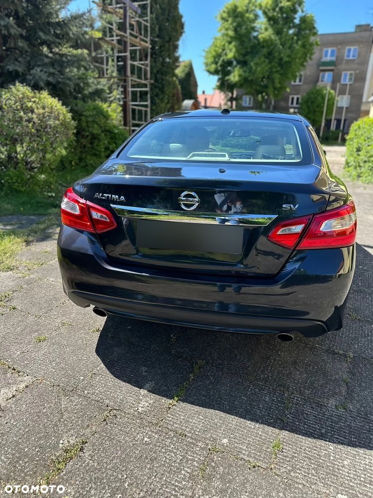 Nissan Altima - 7