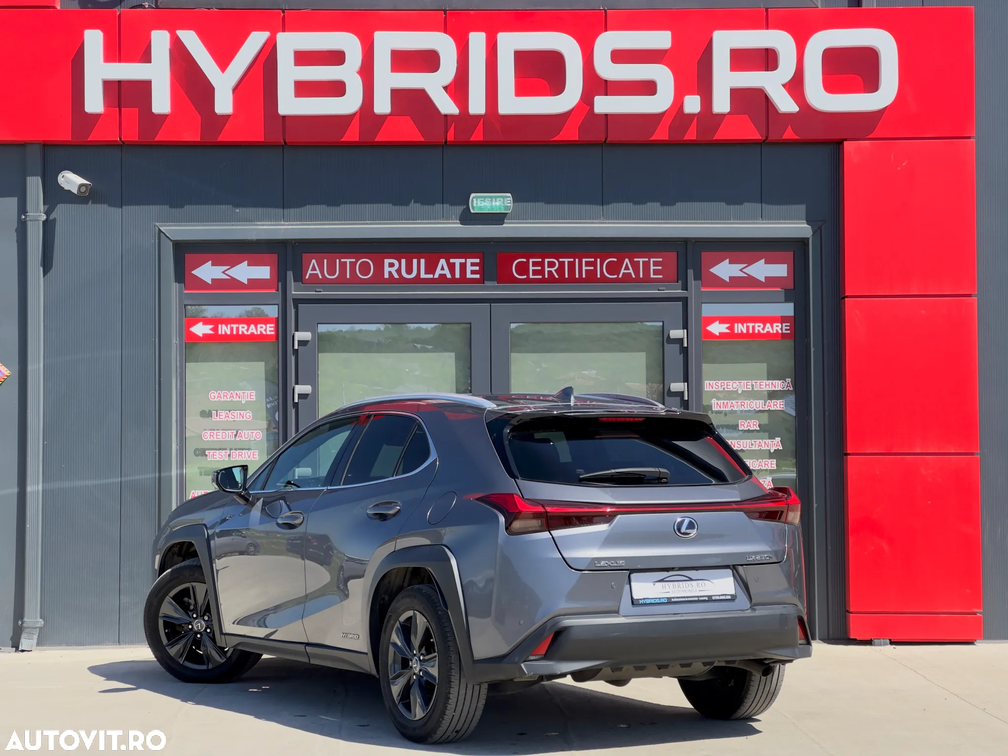 Lexus UX 250h 2.0L HEV 20H- (178 HP) 4X2 CVT Executive - 6