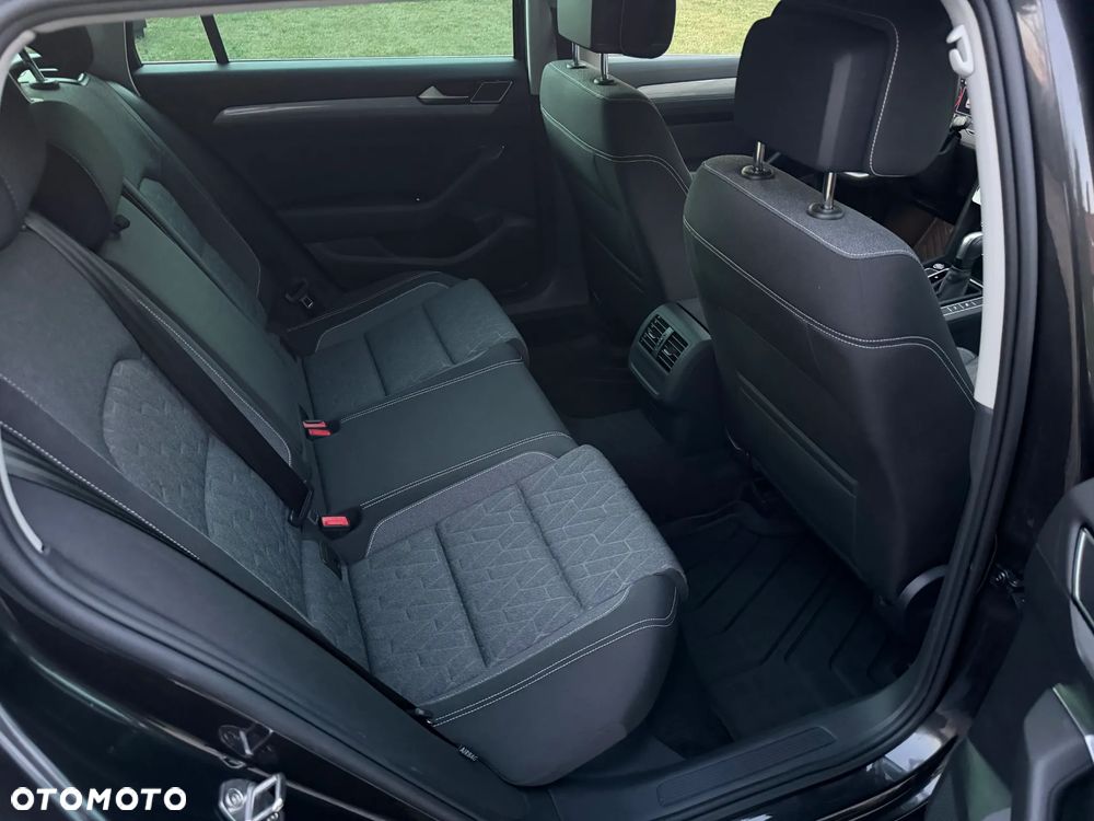 Volkswagen Passat Variant - 9