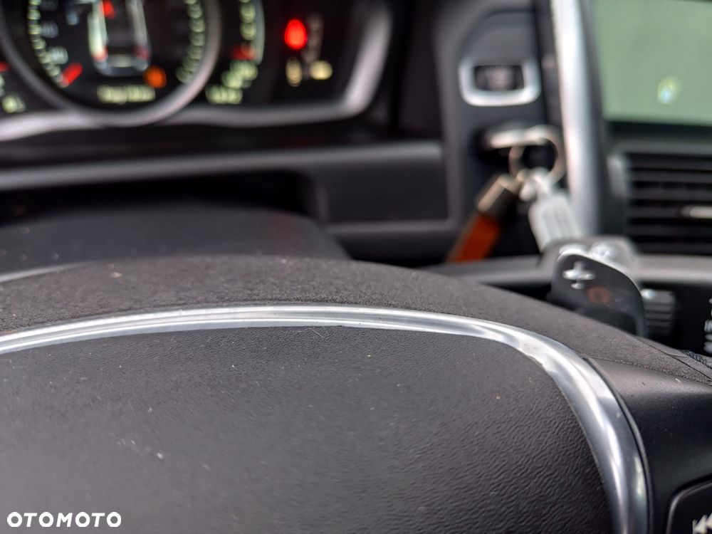 Volvo XC 60 D4 AWD Momentum - 32