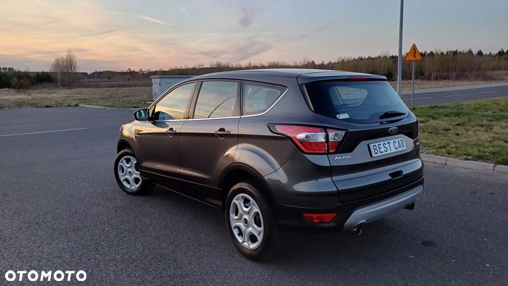Ford Kuga 1.5 EcoBoost 2x4 Trend - 4