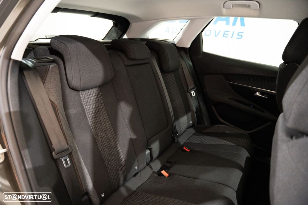 Peugeot 3008 1.2 PureTech Allure - 25