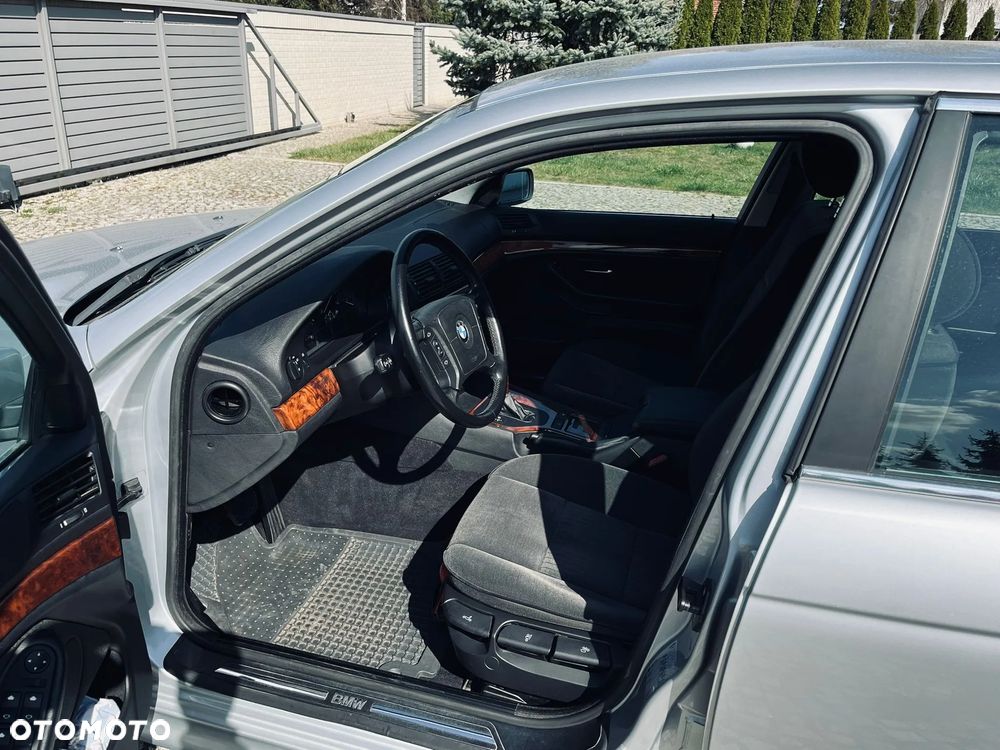 BMW Seria 5 - 12