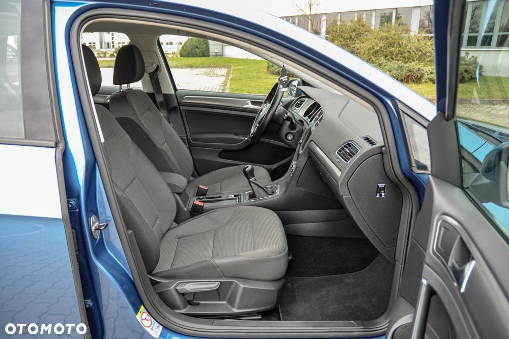 Volkswagen Golf - 11