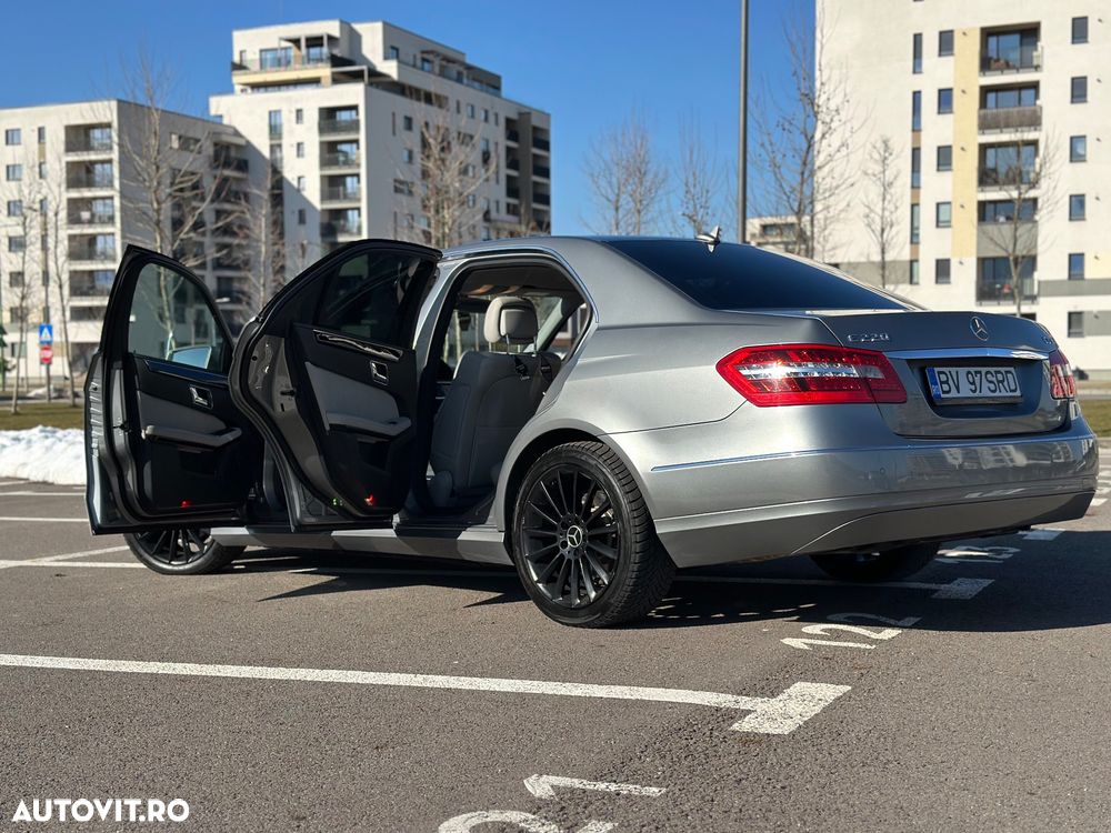 Mercedes-Benz E 220 CDI DPF BlueEFFICIENCY Automatik Avantgarde - 12