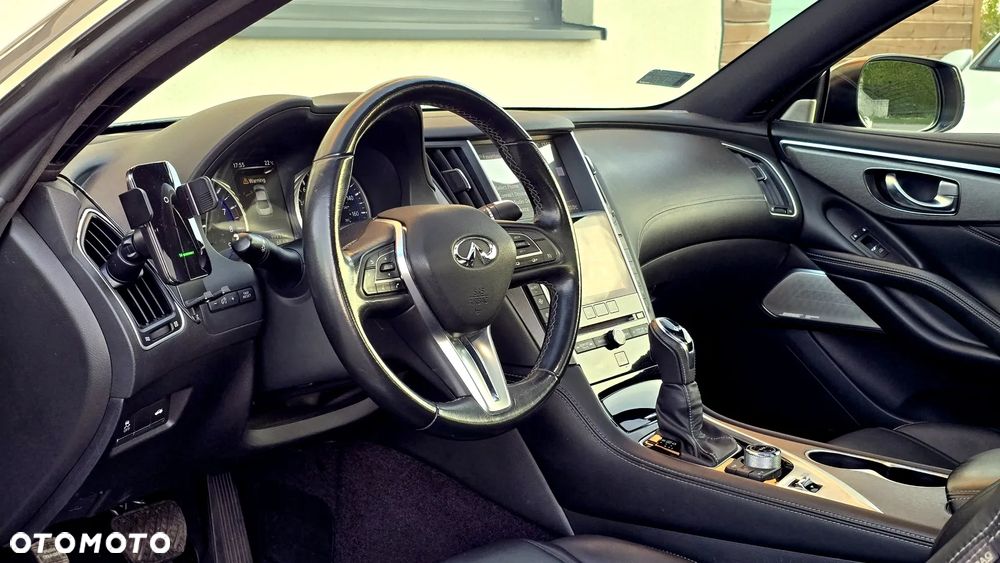Infiniti Q60 - 19