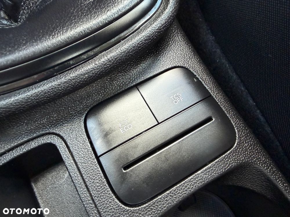 Ford Fiesta 1.1 SYNC Edition - 28