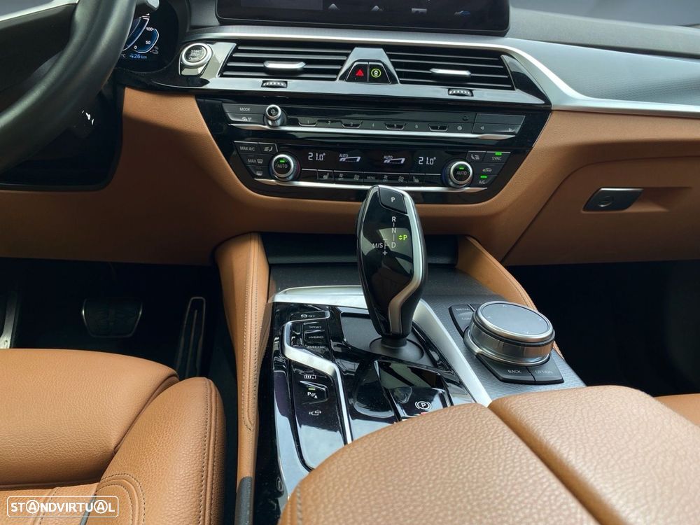 BMW 530 e Pack Desportivo M - 15
