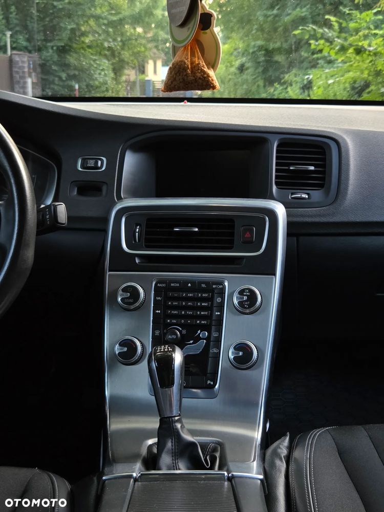 Volvo S60 D3 Drive-E Momentum - 31