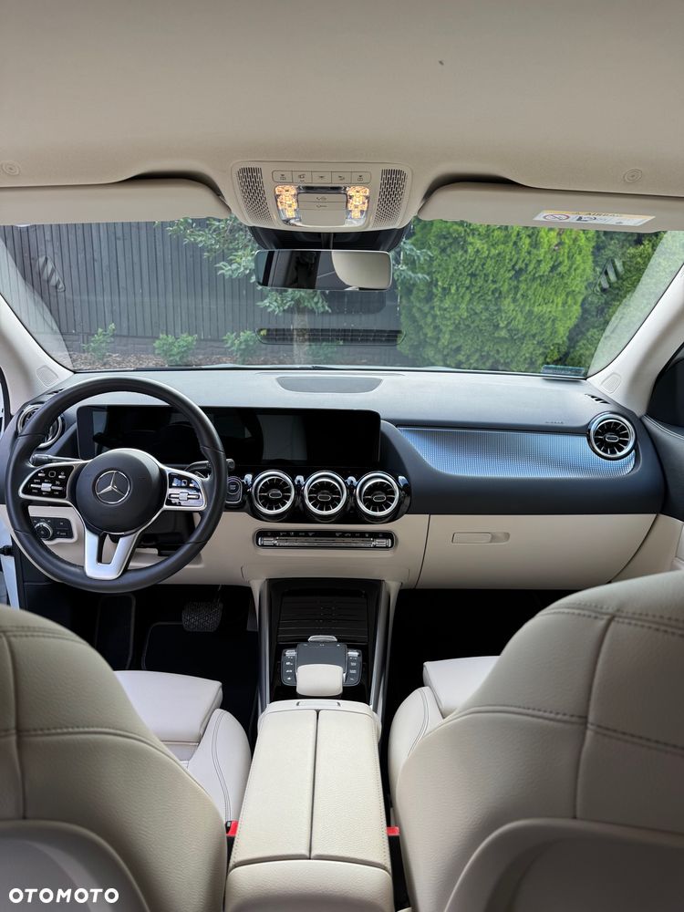 Mercedes-Benz EQA - 15