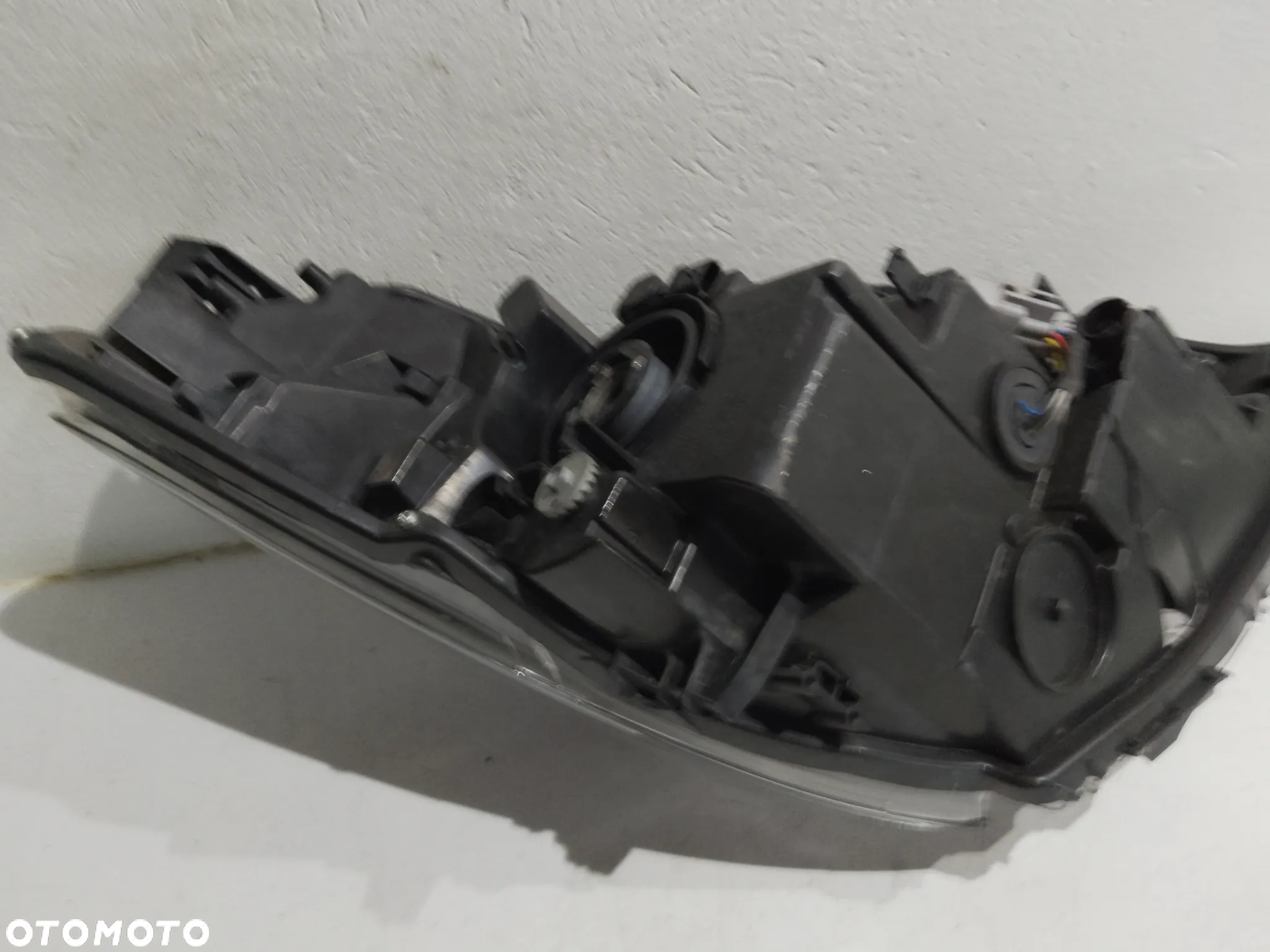Toyota Yaris III FL 2014–2017 – Reflektor Lewy Przód Halogen EU - 9