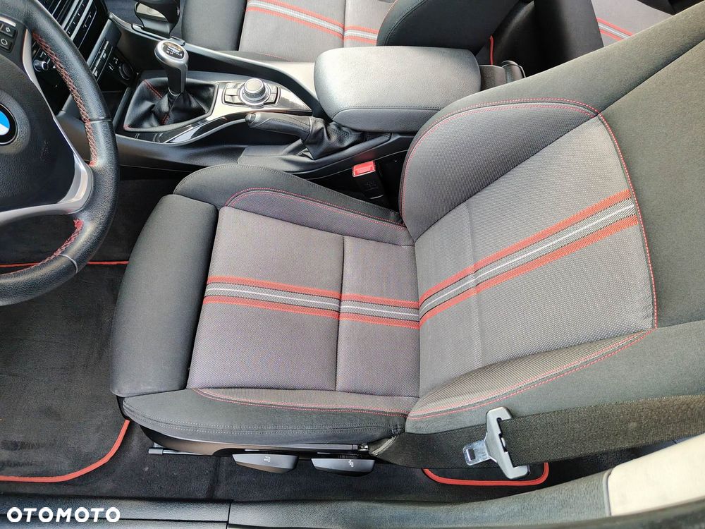 BMW X1 sDrive16d Sport Line - 15