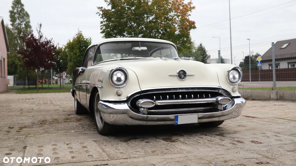 Oldsmobile Delta 88 - 12