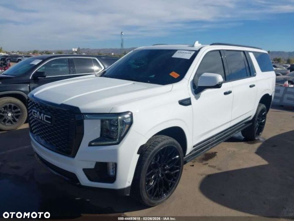 GMC Yukon - 2